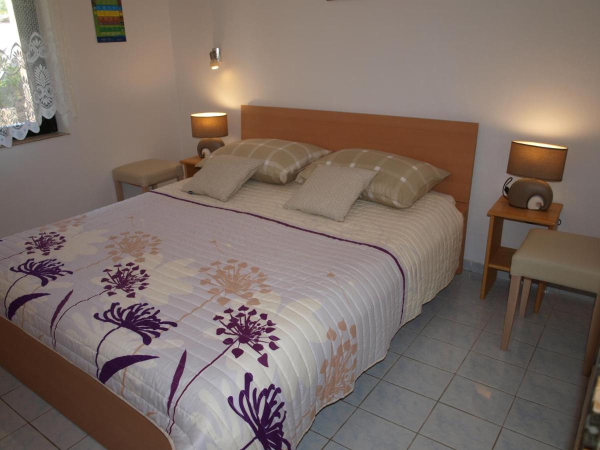 Rooms With A Parking Space Krk - 13553 Vrh  Dış mekan fotoğraf